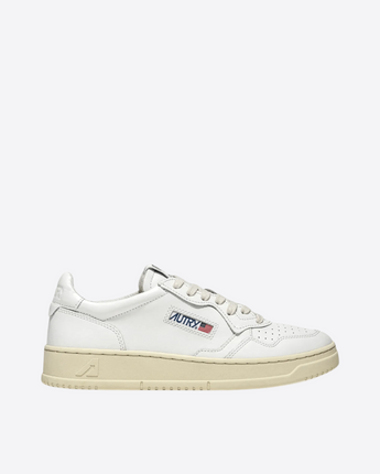 AUTRY SNEAKERS AUTRY MEDALIST LOW IN PELLE BIANCA