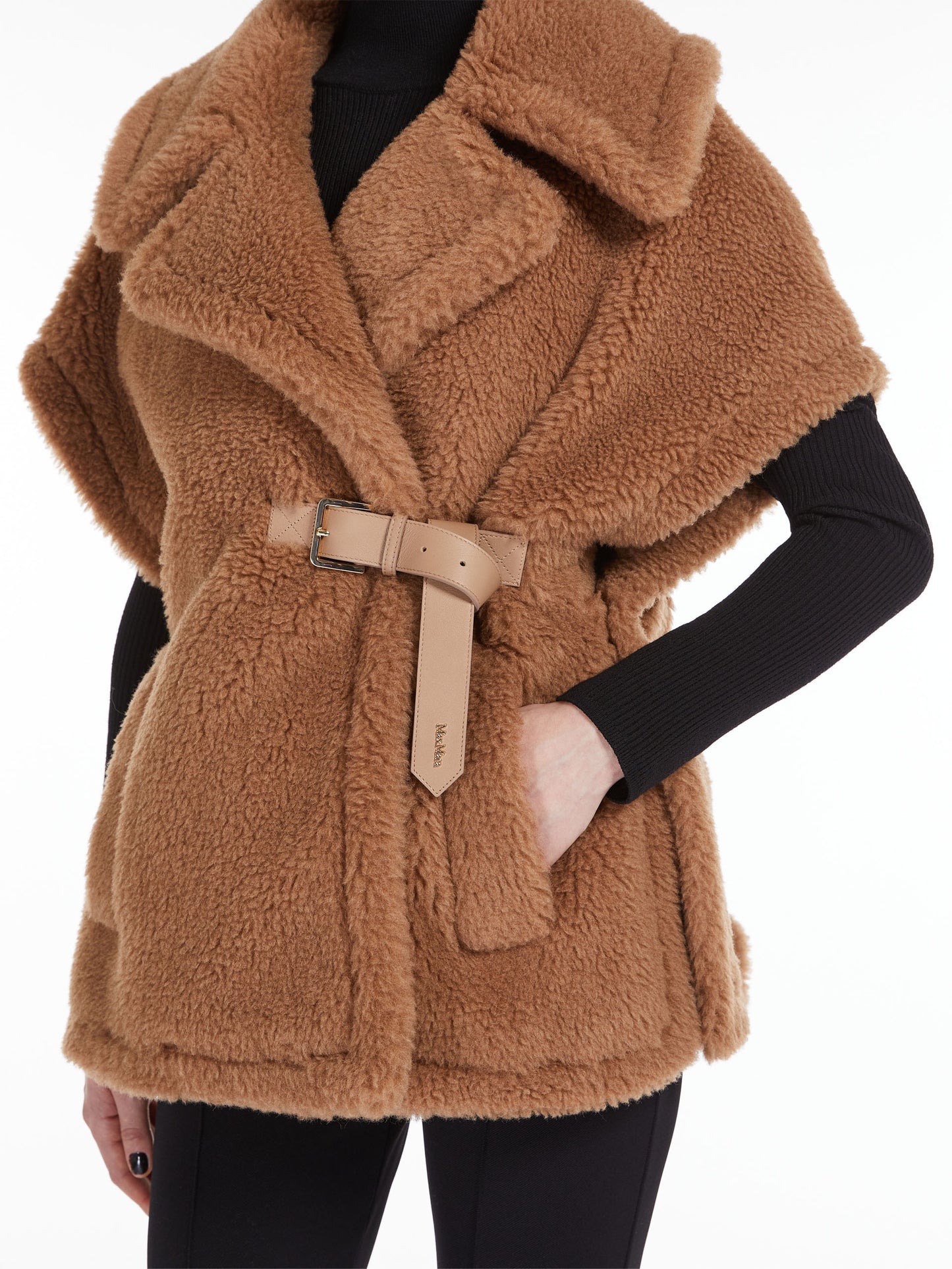 MAX MARA | CAPPA CORTA IN TESSUTO TEDDY