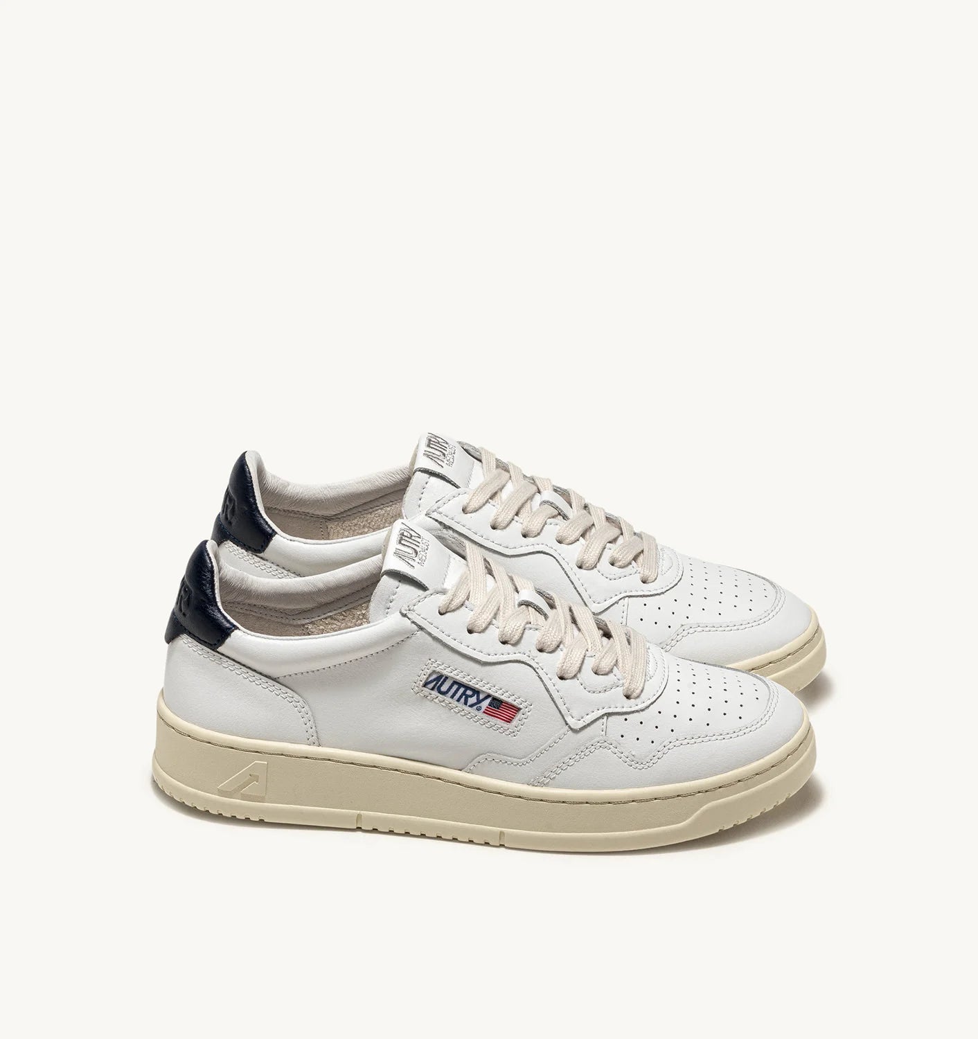 AUTRY | SNEAKERS MEDALIST LOW IN PELLE BIANCA E SPACE