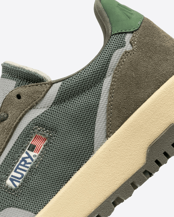 AUTRY Abbigliamento e accessori SNEAKERS WILDPACE LOW IN MESH E SUEDE VERDE MILITARE