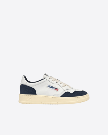 AUTRY SCARPE SNEAKERS MEDALIST LOW IN PELLE BIANCA E SUEDE DENIM