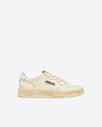 AUTRY SCARPE SNEAKERS MEDALIST LOW SUPER VINTAGE IN PELLE BIANCA