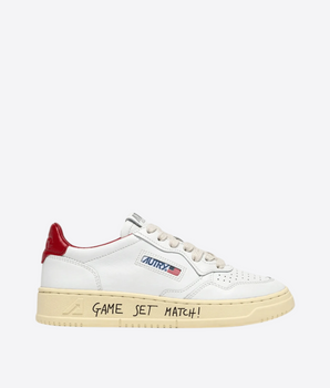 AUTRY SNEAKERS AUTRY MEDALIST LOW IN PELLE BIANCA E ROSSA CON LETTERING