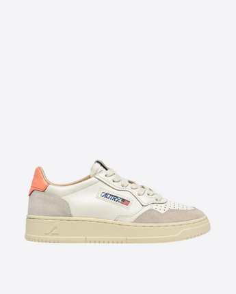AUTRY SNEAKERS AUTRY MEDALIST LOW IN SUEDE E PELLE BIANCA E PEACH PINK