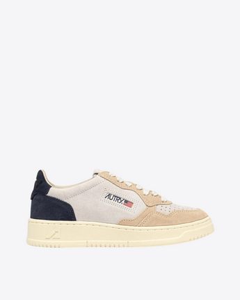 AUTRY SNEAKERS AUTRY MEDALIST LOW TRICOLOR IN SUEDE BIANCO SAND E BLUE SPACE