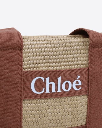 CHLOE BEIJE / UNI BORSA IN RAFIA MARRONE CON LOGO