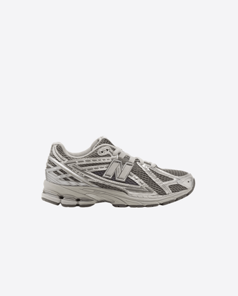 New Balance Abbigliamento e accessori SILVER/GREY / 4.5/37 NEW BALANCE | 1906R